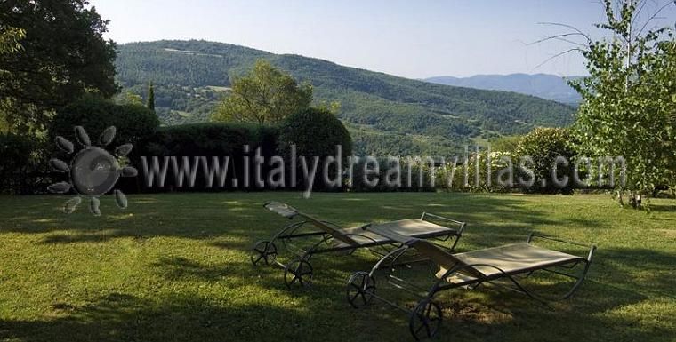 FOR SALE EXCLUSIVE STONE VILLA WITH TENNIS COURT-AREZZO - TUSCANY